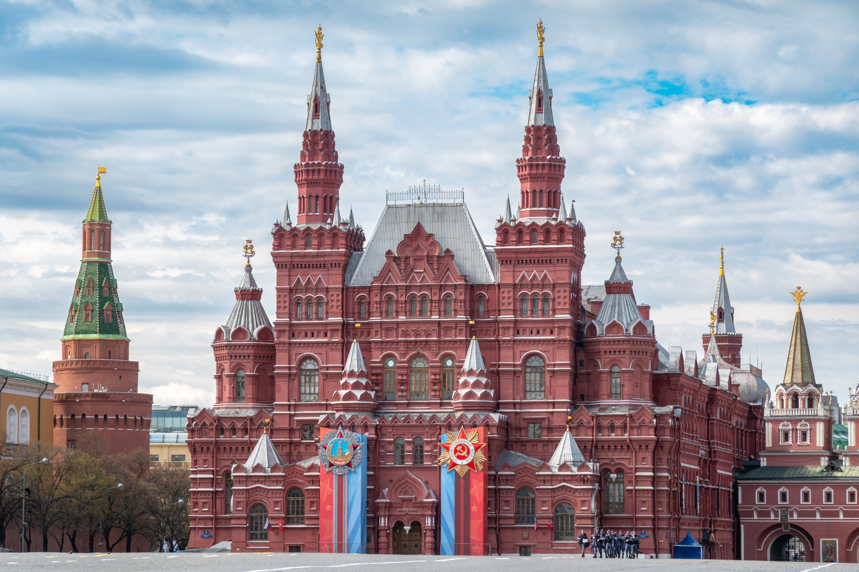 Украшение Москвы к 81-й годовщине Великой Победы