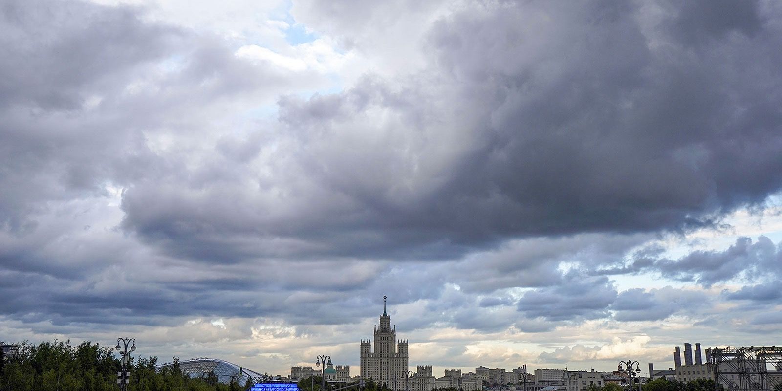 Мэр Москвы сообщил об уничтожении 19-го БПЛА, летевшего к столице
