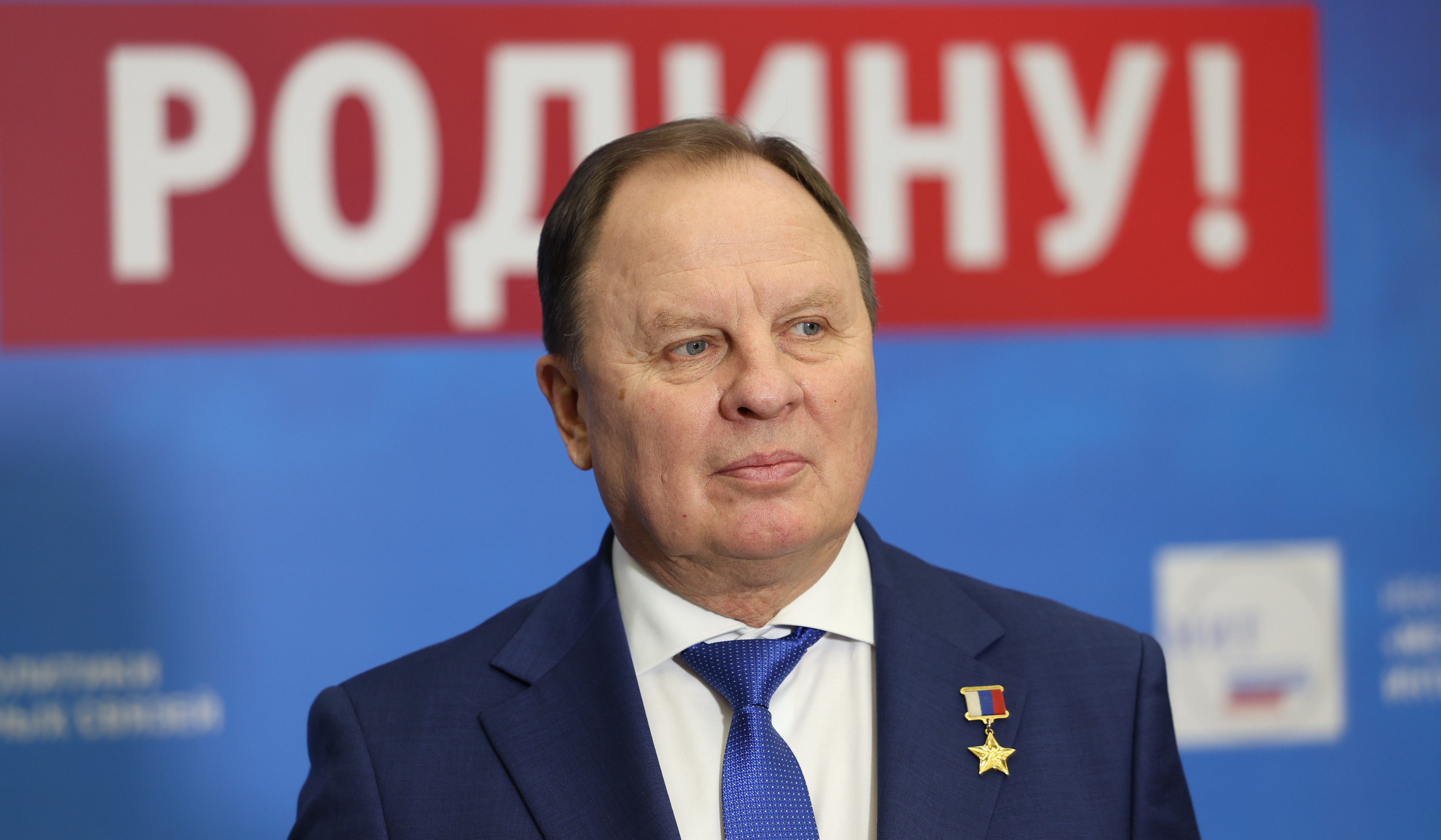 Фото с пресс-подхода «Героями не рождаются. Наши дни!»