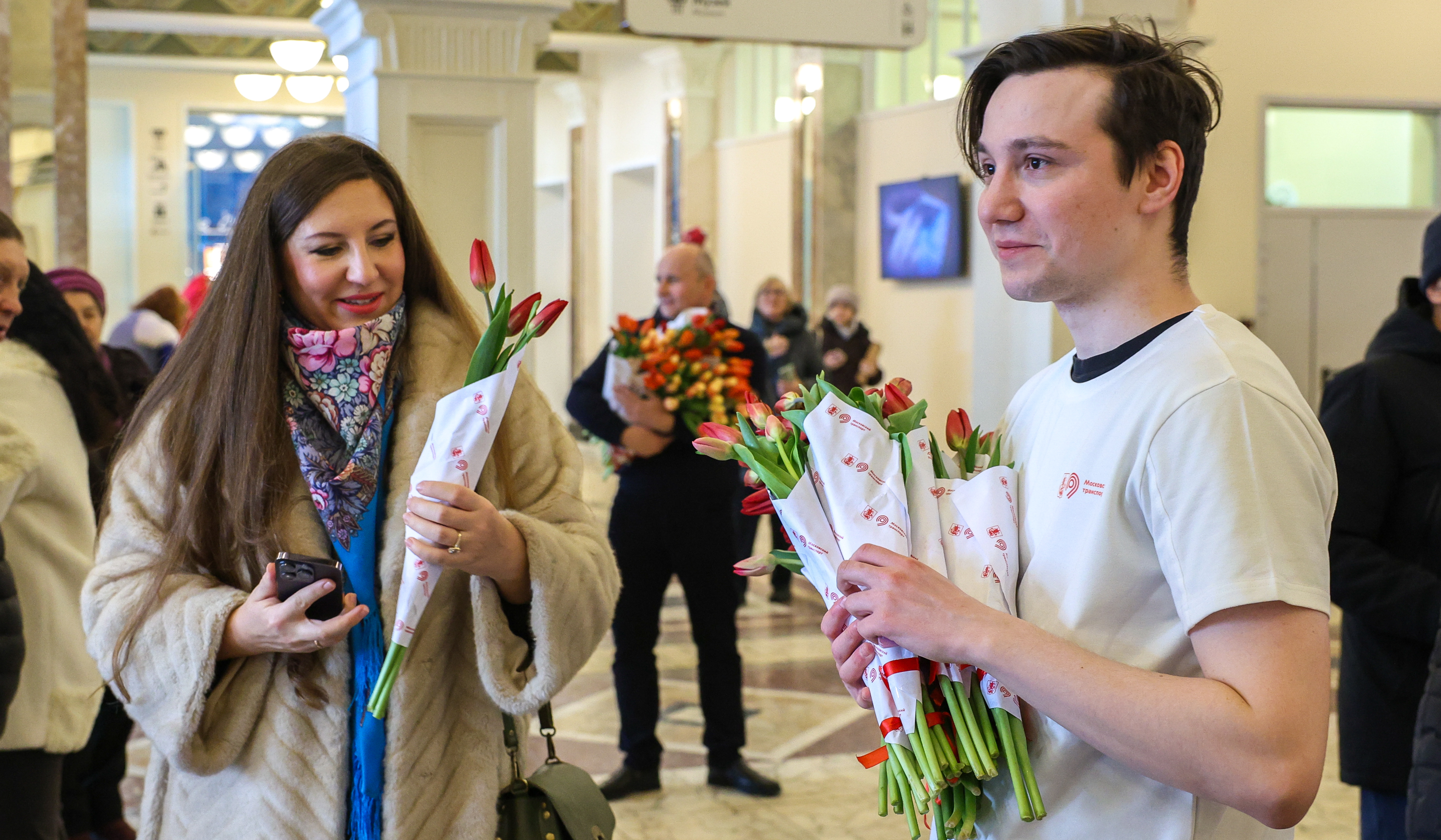 Празднование 8 Марта на Северном речном вокзале