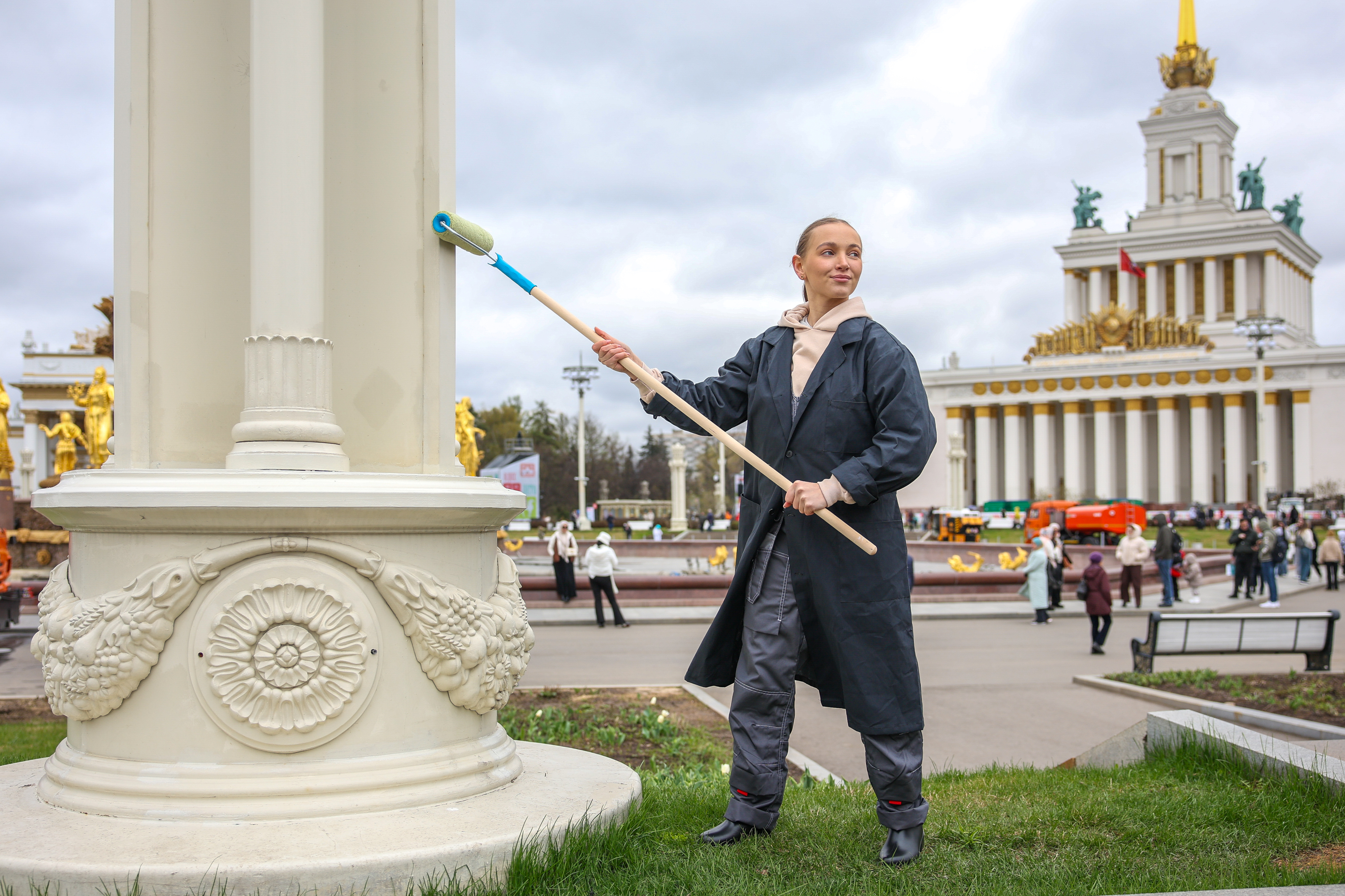 Открытие весенне-летнего сезона и летнего сезона в тематическом парке аттракционов «Орион» на ВДНХ