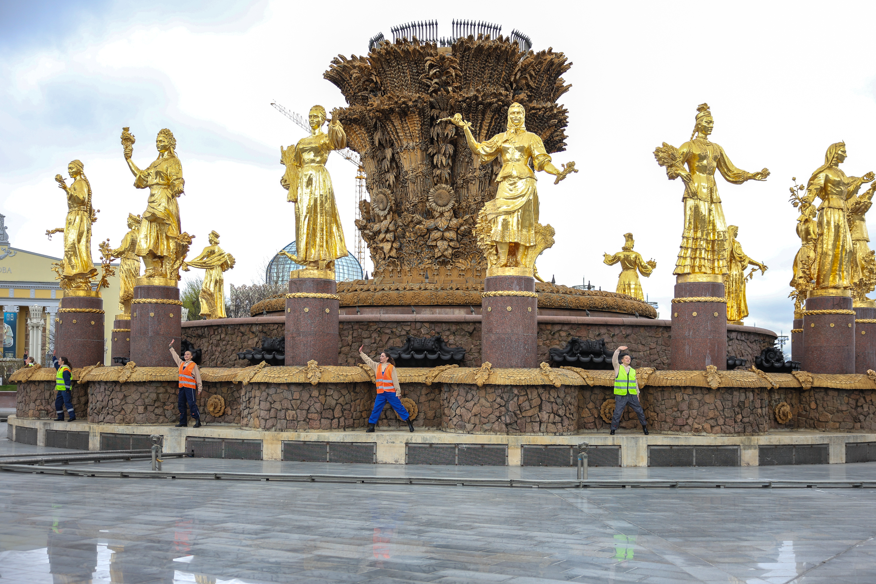 Открытие весенне-летнего сезона и летнего сезона в тематическом парке аттракционов «Орион» на ВДНХ