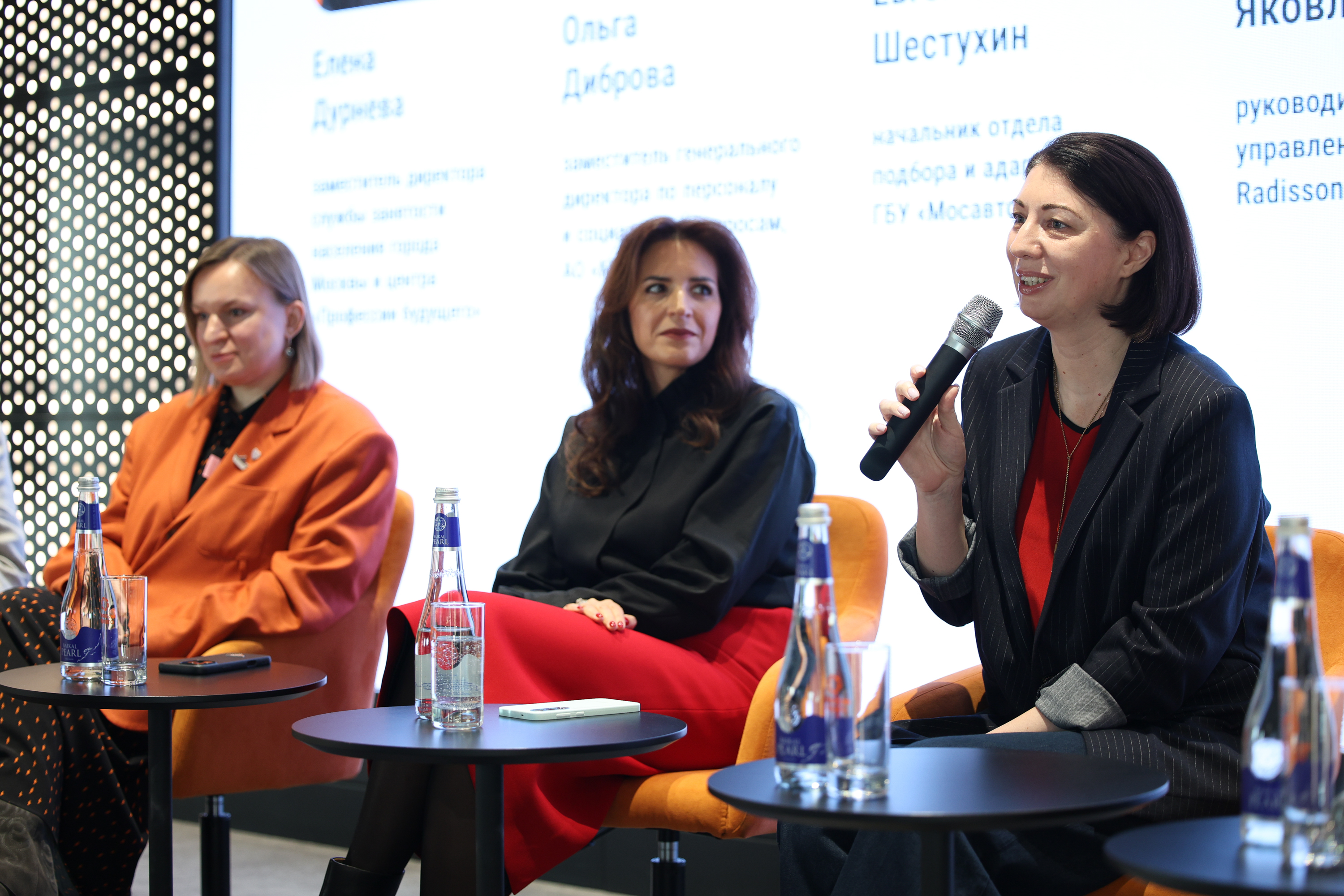 Фото с пресс-конференции «Региональный этап Всероссийской ярмарки трудоустройства: работа через обучение»