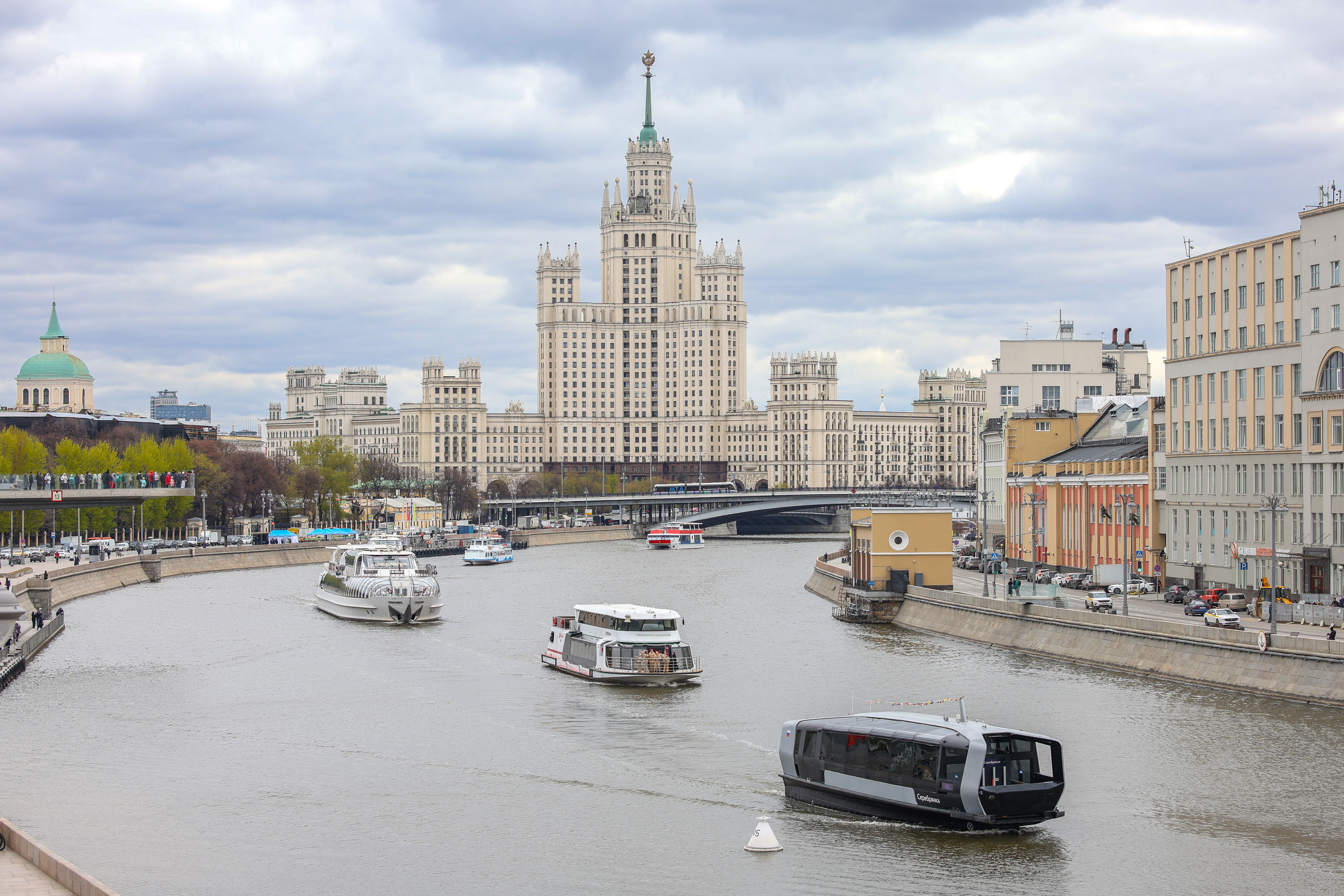 Парад судов по Москве-реке