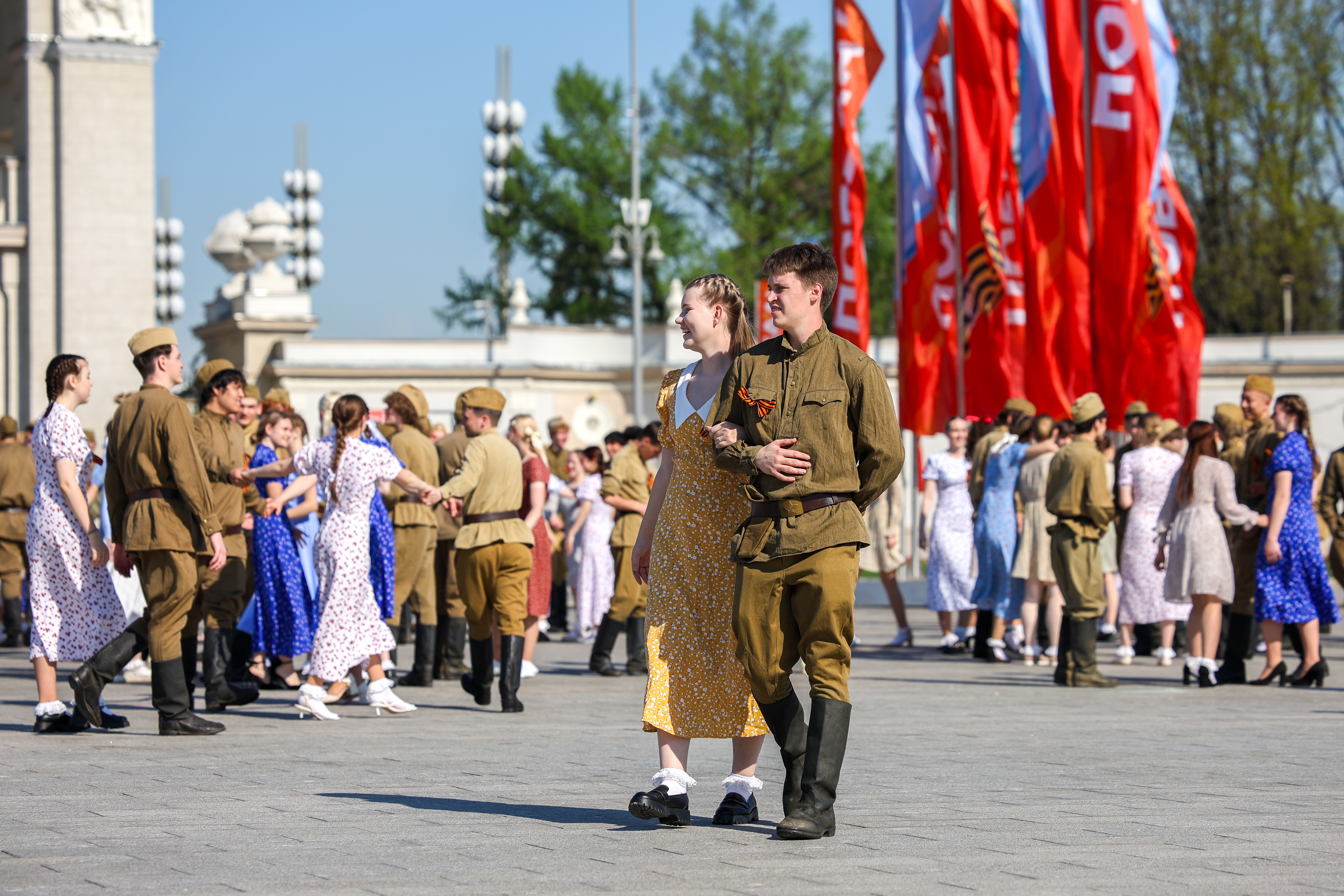 Акция «Вальс Победы» на ВДНХ