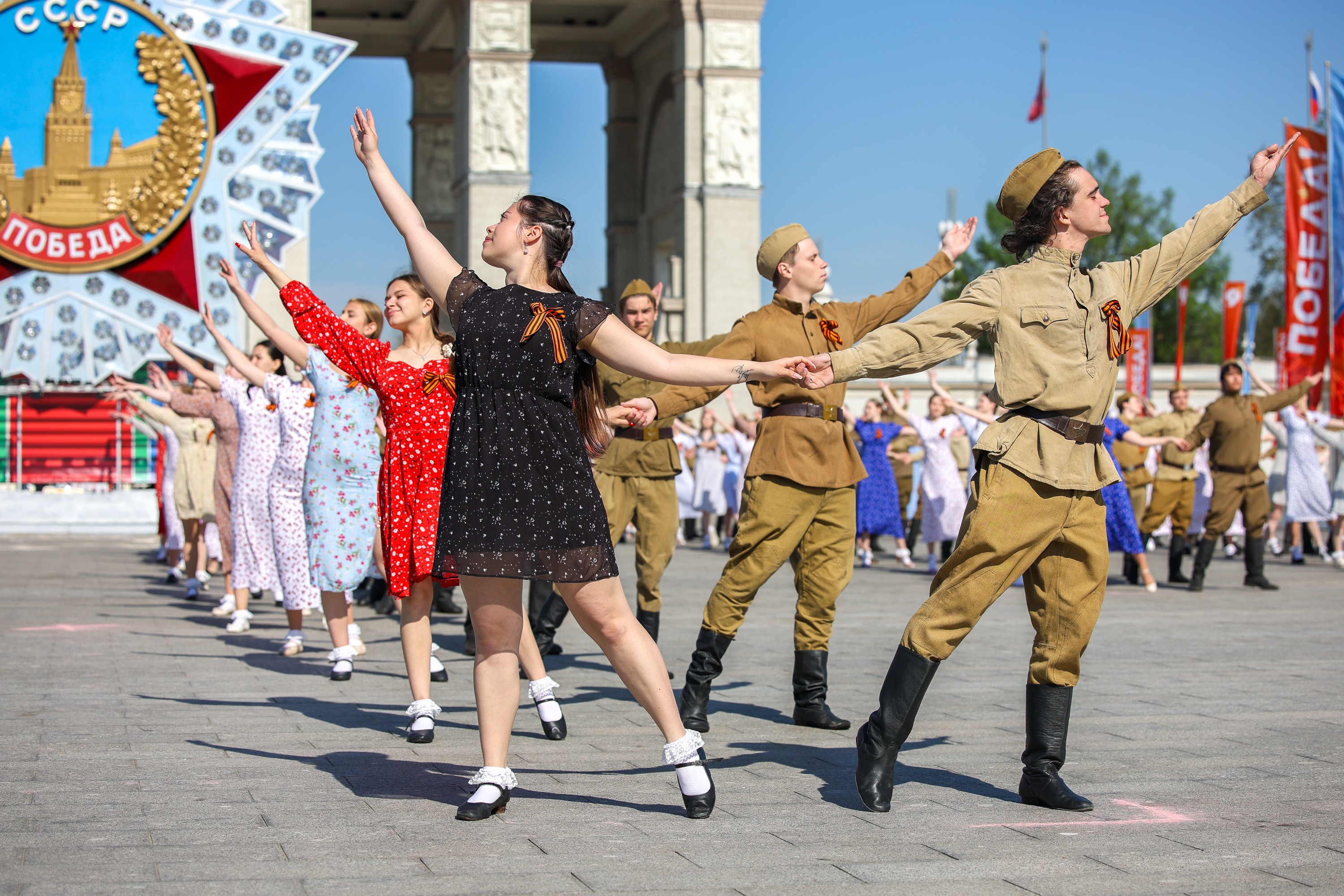 Акция «Вальс Победы» на ВДНХ