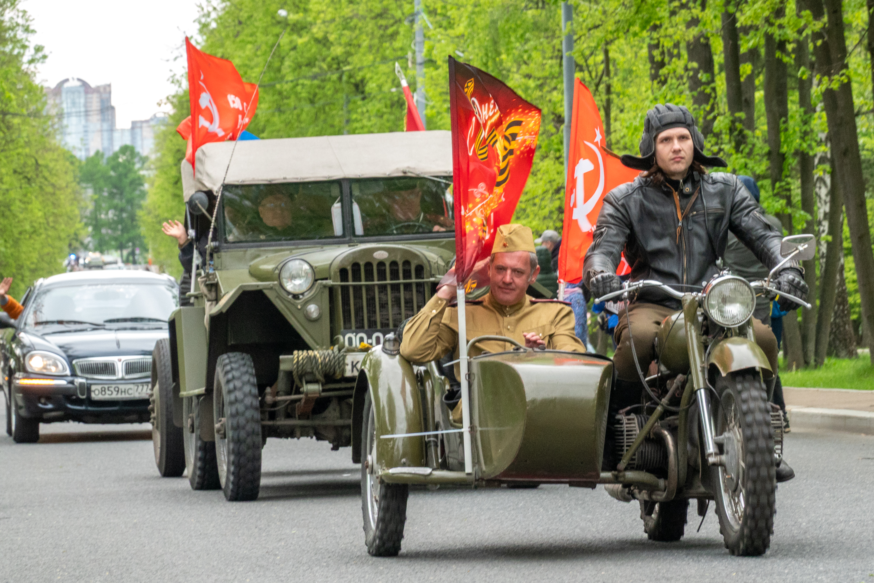Ретроралли «Круг Победы» на Площади Победы