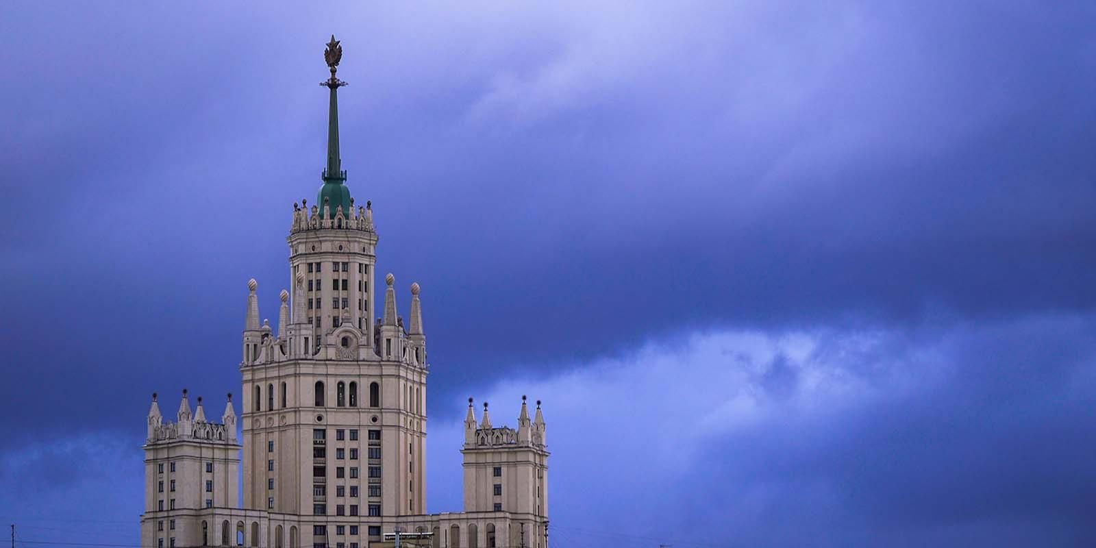 Синоптик Позднякова: Сильный ветер накроет Москву в ближайшее время