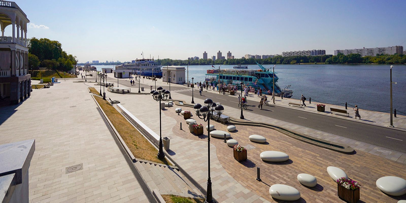 Кассы для покупки билетов на речные прогулки открыли еще на трех причалах Москвы