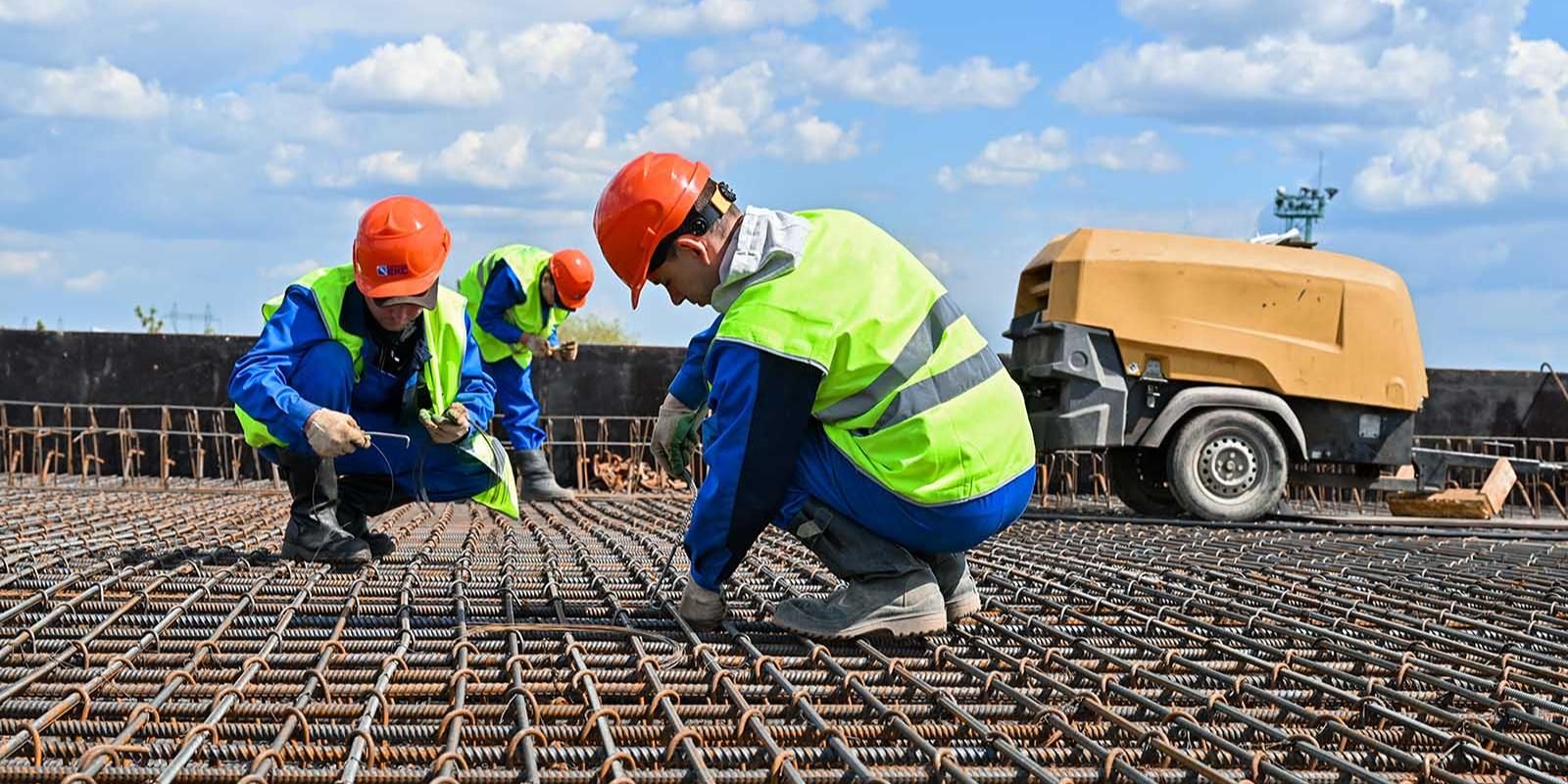Продолжается строительство эстакады на шоссе Энтузиастов