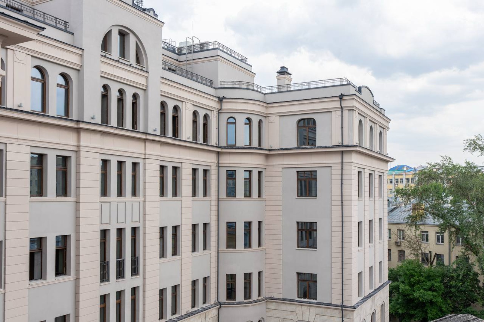 Началась выдача ключей дольщикам жилого дома в Потаповском переулке