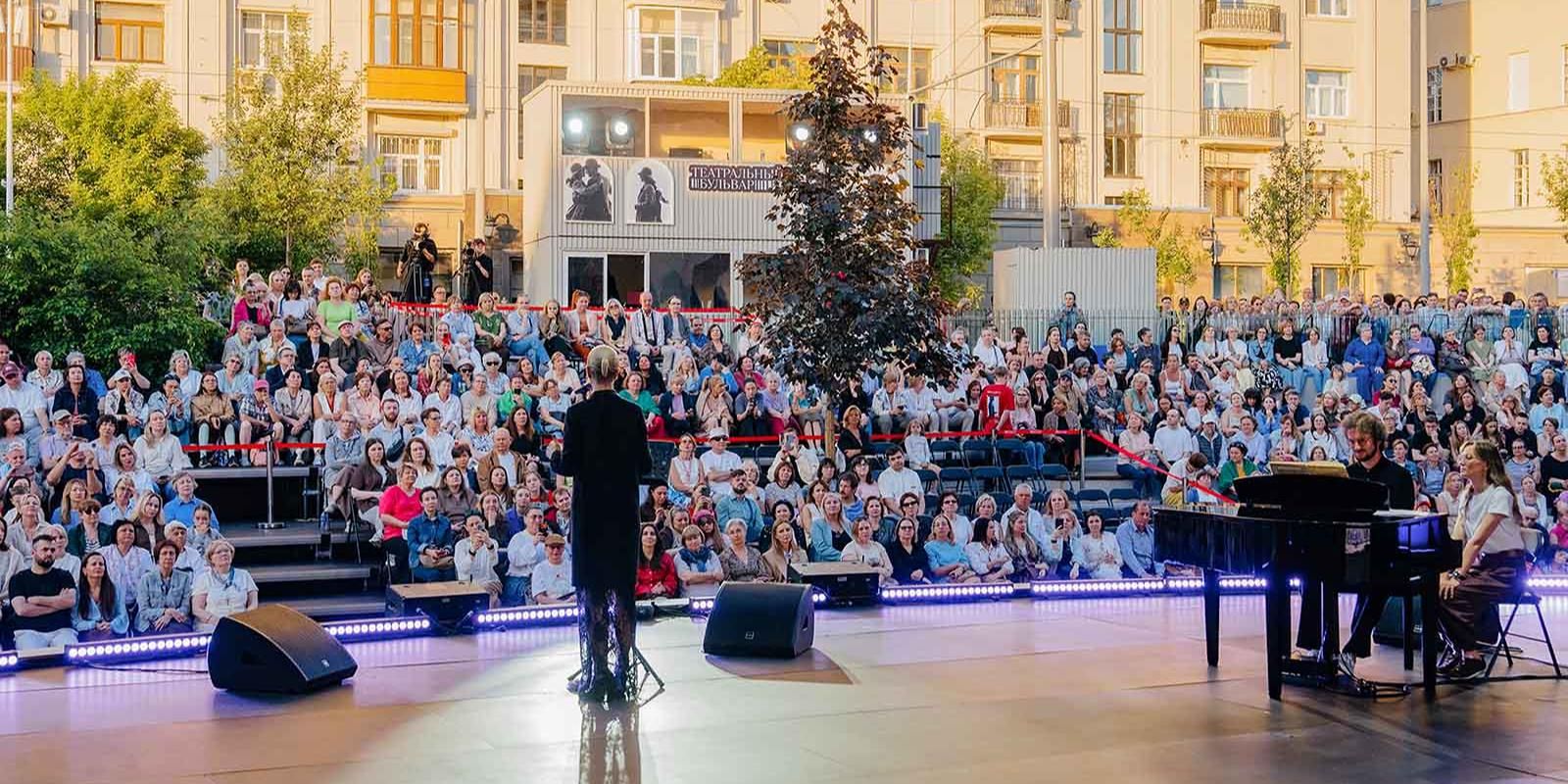 Музыкально-поэтический вечер Елены Ксенофонтовой пройдет на международном фестивале «Театральный бульвар»