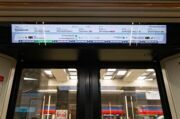 Улучшенная наддверная навигация появится во всех поездах Рублево-Архангельской линии метро в 2026 году
