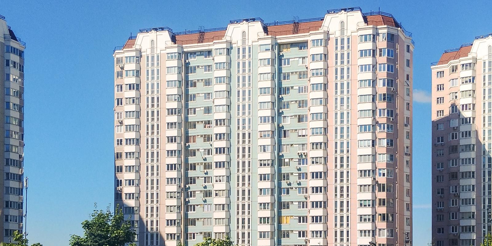 Город выставил на торги 16 коммерческих помещений на улице Авиаторов