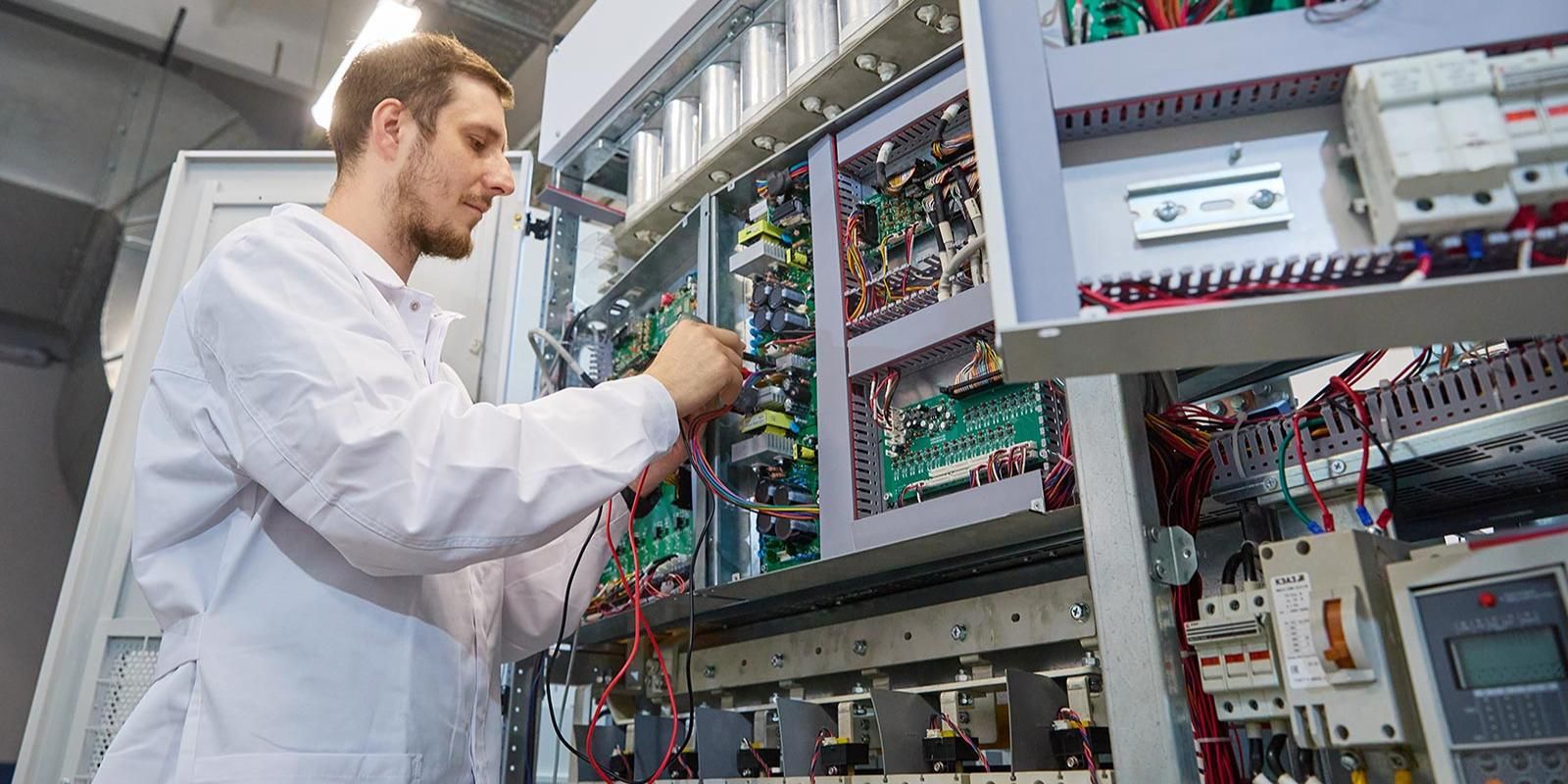 Москва увеличила выпуск электротехнической продукции более чем на треть и расширяет географию поставок