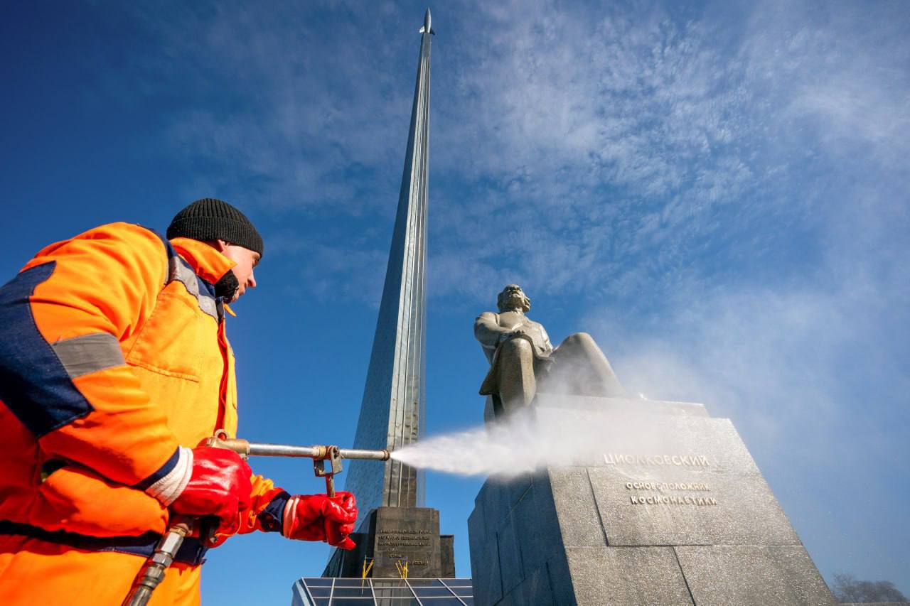 Ко Дню города в Москве помоют более двух тысяч мостов, тоннелей, фонтанов и памятников