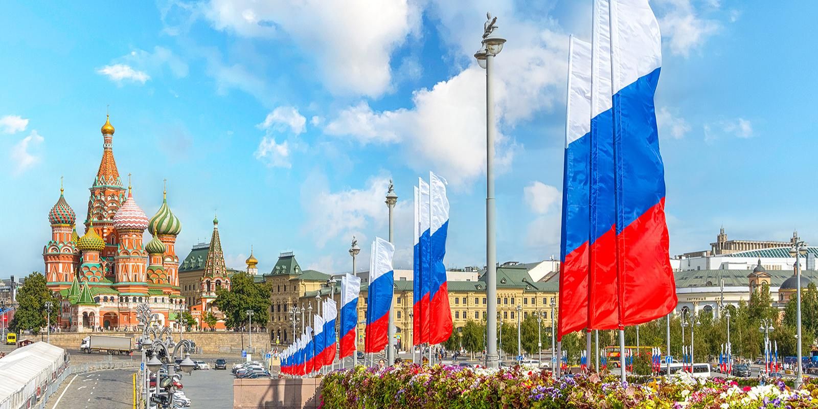 Более 700 флагов украсит Москву в честь Дня государственного флага РФ