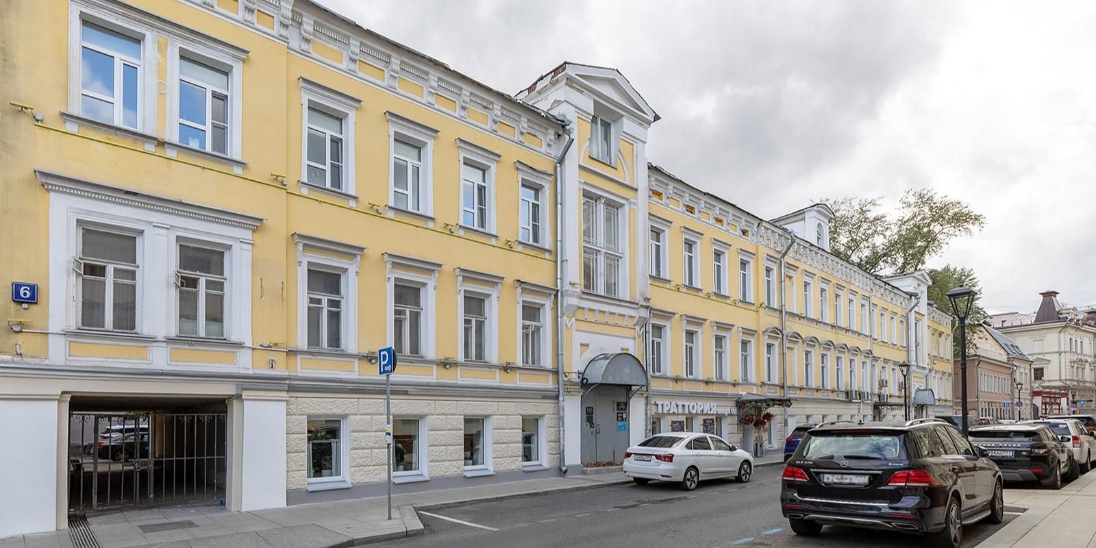 Предприниматели выкупили у города два помещения в историческом здании в Басманном районе
