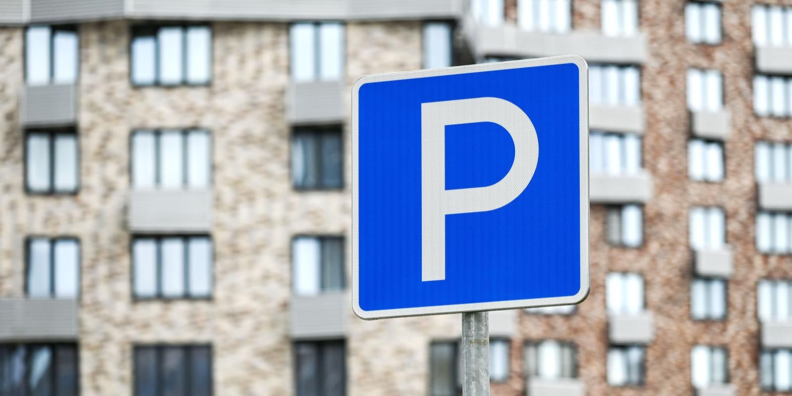 Почти 230 тыс москвичей оформили резидентные парковочные разрешения с 2012 года