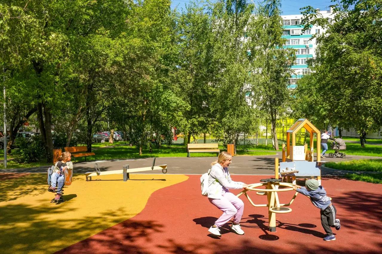 На северо-востоке Москвы отремонтировали 221 дворовую территорию