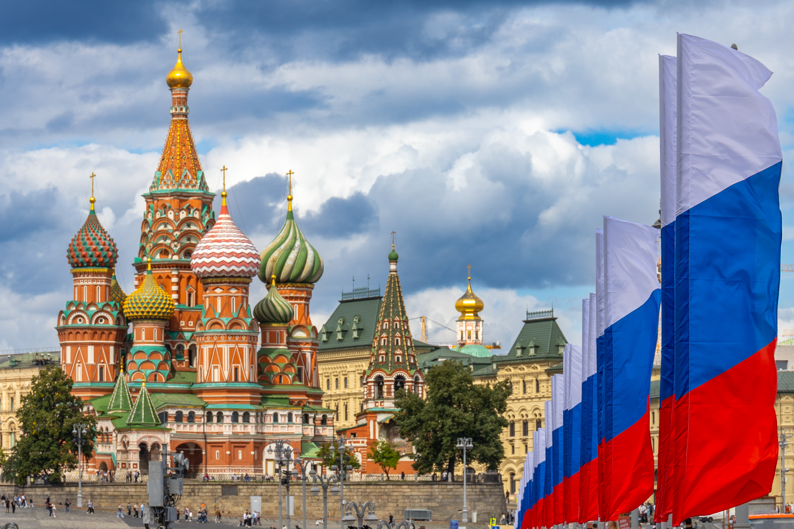 Украшение Москвы ко Дню флага