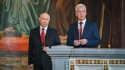 Собянин посетил пасхальное богослужение в храме Христа Спасителя