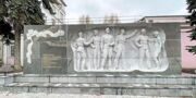 Памятник воспитанникам московских специальных артиллерийских школ отреставрировали в Москве