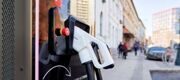 Как быстро зарядить электрокар в Москве и какие льготы есть для владельцев экологичного транспорта?