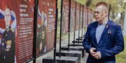 Фотовыставка «Город героев» открылась в зоне отдыха «Красногвардейские пруды»