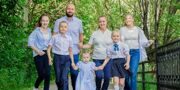 Горожанам рассказали, как получить ежегодную компенсацию на школьную форму в Москве