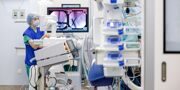 Инновационные экраны московского разработчика тестируют в операционных Первой градской больницы