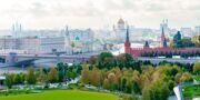 Собянин: В столичных школах ввели новый курс по изучению истории Москвы