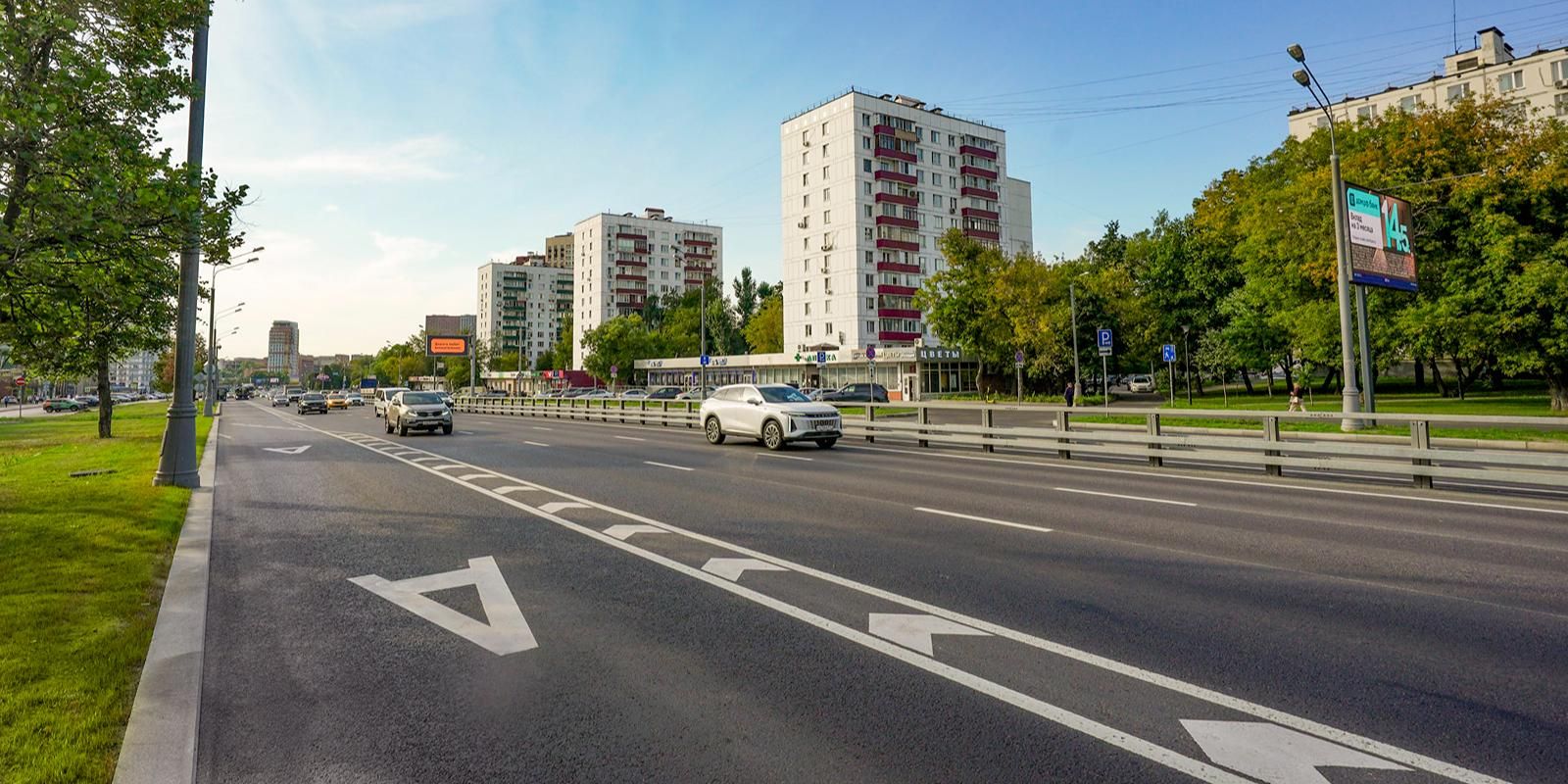 Специалисты обновили дорожное покрытие на Рязанском проспекте