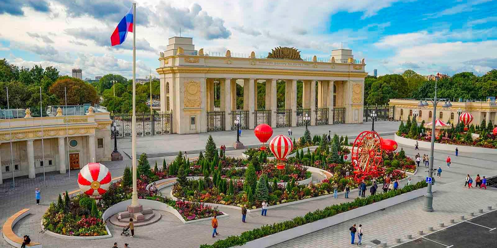 Собянин: Обновили главный символ Парка Горького — арку главного входа
