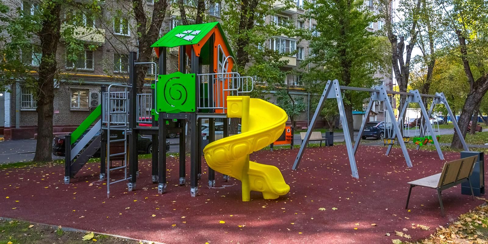 Спортивный кластер и новые игровые зоны появились в Южнопортовом районе