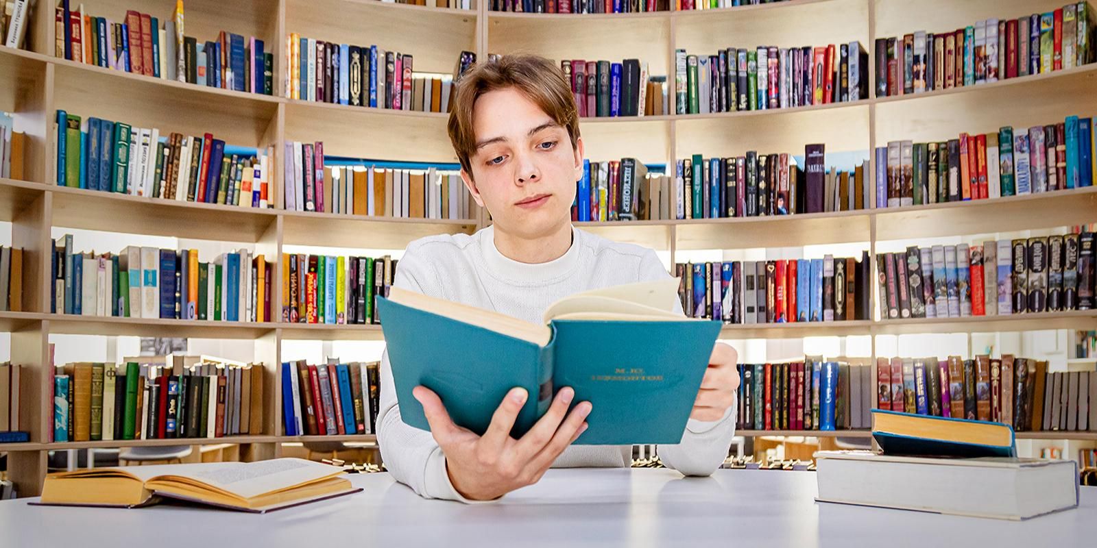 Жителям города рассказали, какие книги о школе можно забронировать в сервисе «Библиотеки Москвы»