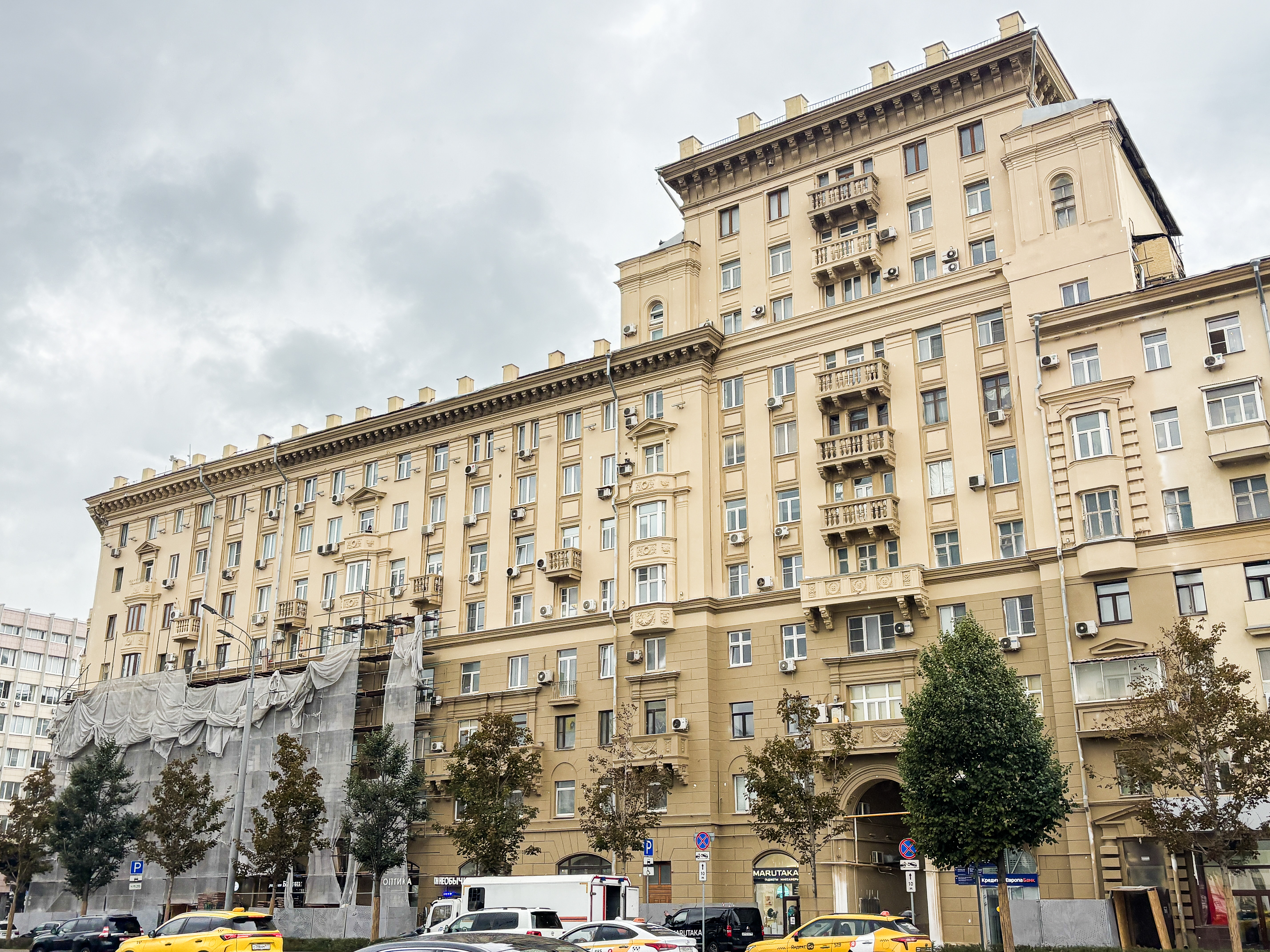 В Хамовниках проходит капитальный ремонт дома 1956 года постройки