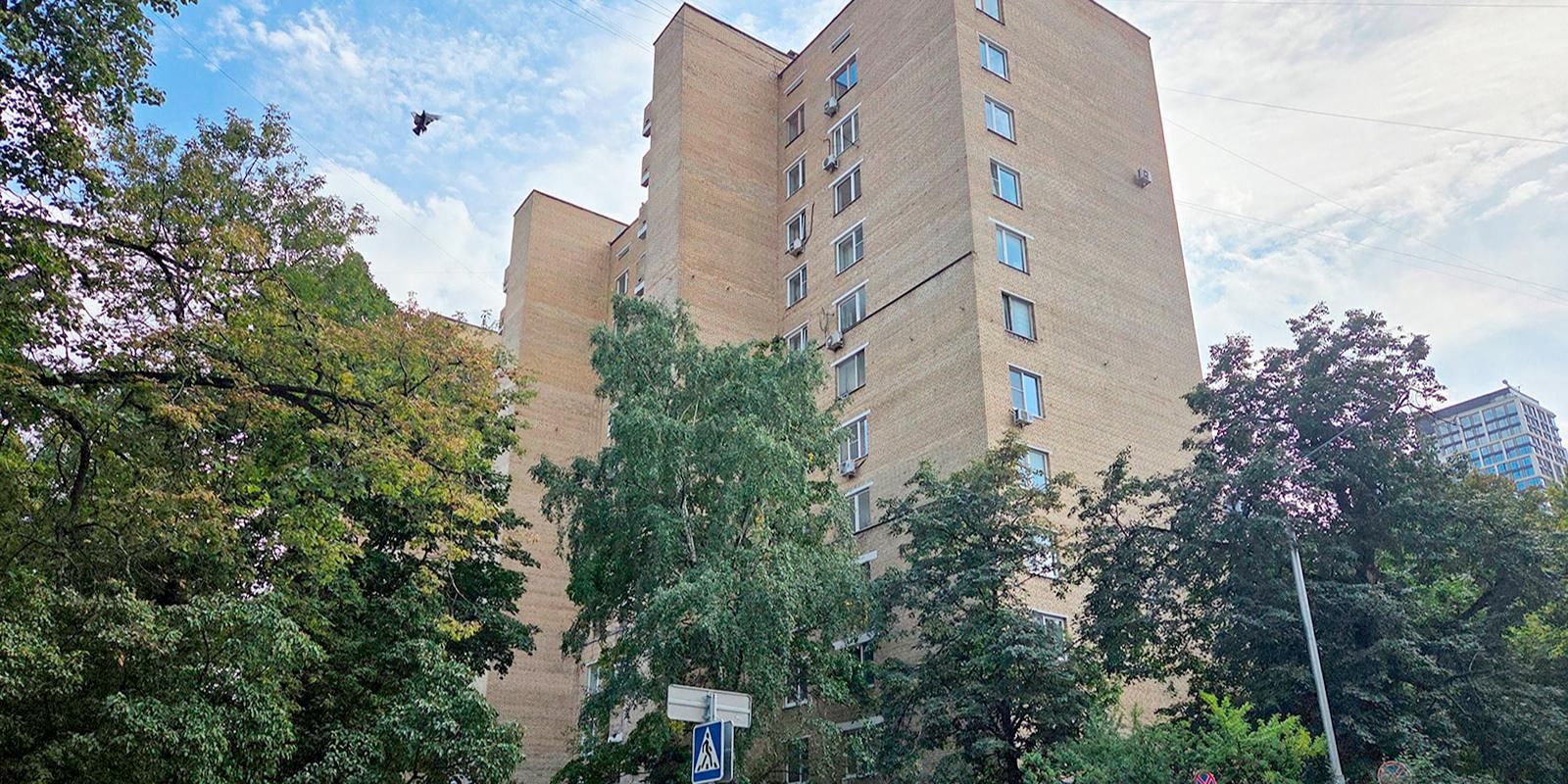 Два помещения площадью более 150 квадратных метров выставили на городские торги в районе Аэропорт