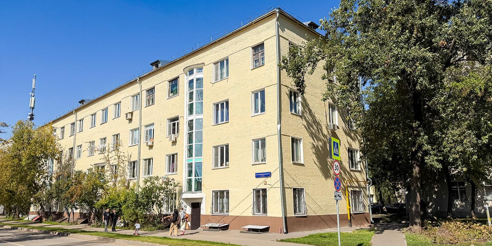 Капремонт двух уникальных зданий в стиле конструктивизма завершают в столице