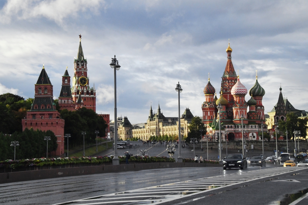 Дептранс призвал московских водителей к осторожности из-за дождя