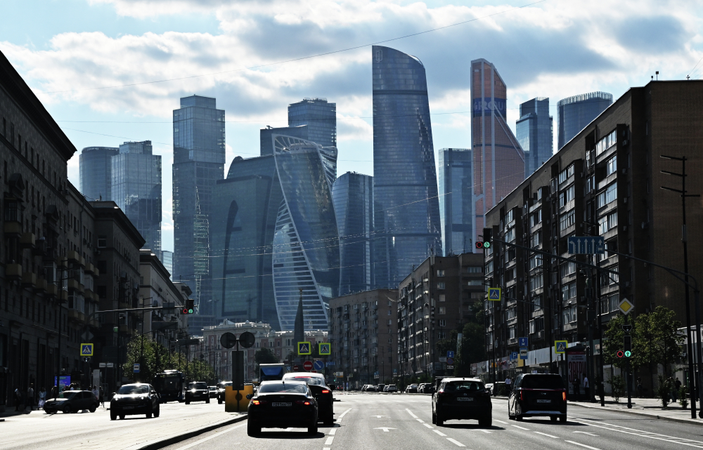 В центре Москвы ограничат движение и парковку 28 октября